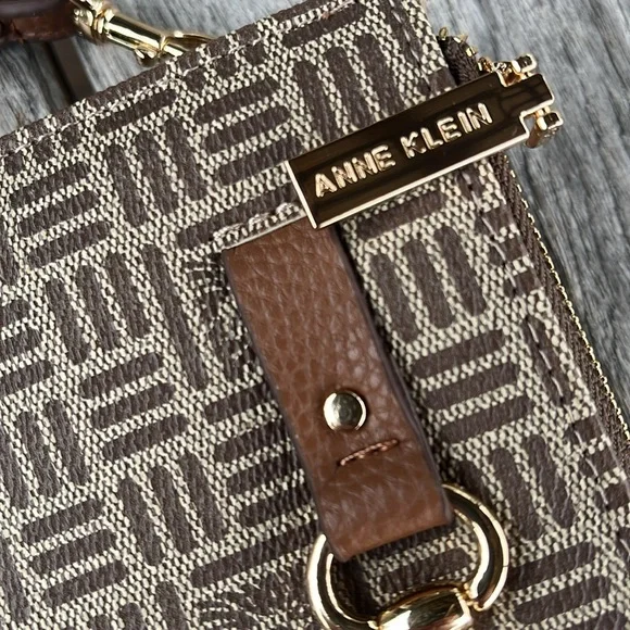 Anne Klein Bags | Tile Lion Logo Wristlet With Horse Bit Anne Klein *NWOT - Picture 4 of 12